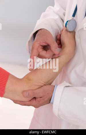 Les cadres supérieurs avec l'hématome Banque D'Images