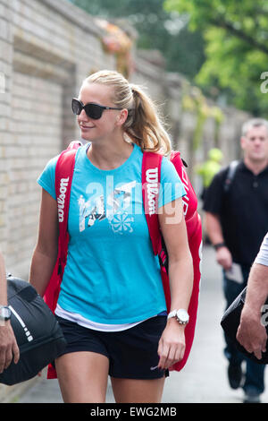 Wimbledon London,UK. 25 juin 2015. La défense de champion de Wimbledon Petra Kvitova chers (CZE) arrive au niveau de la pratique que les profils têtes compte à rebours a commencé avant le début de l'année 2015, tennis de Wimbledon le 29 juin : Crédit amer ghazzal/Alamy Live News Banque D'Images