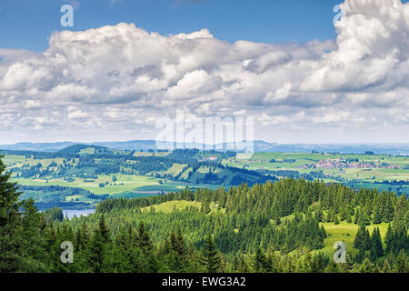 Vue depuis la montée vers l'Alpspitz Nesselwang près dans l'Allgaeu, Bavaria, Germany Banque D'Images