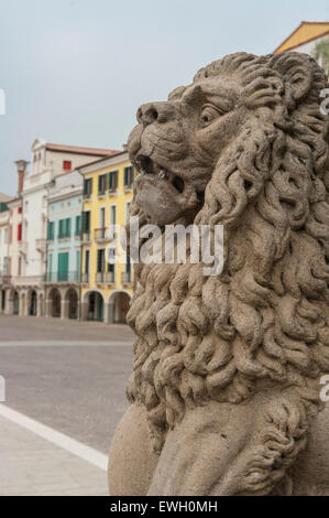 La Piazza Maggiore avec le Lion de Venise, la place principale de la ville historique de Este, en Vénétie, Italie Banque D'Images