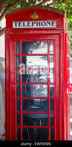 Cabine téléphonique publique typique Anglais Banque D'Images