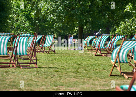 Green Park est un parc de la ville de Westminster, au centre de Londres. Banque D'Images