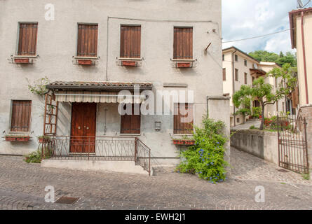 L'architecture typique au coeur de la vieille ville de Arquà Petrarca, Veneto, Italie Banque D'Images