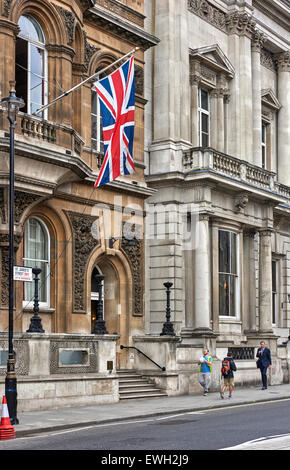 St James's Street est la rue principale dans le quartier de St James's, au centre de Londres Banque D'Images