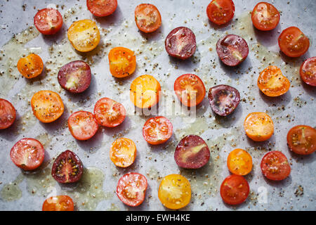 La préparation de tomates cerise Tomates Rôties Banque D'Images