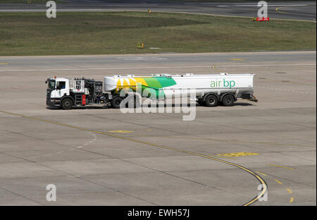 Berlin, Allemagne, les services d'aérodrome des pétroliers de BP sur l'aire Banque D'Images
