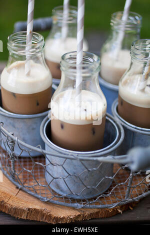 Glaces Maison du café avec des pailles en papier Banque D'Images