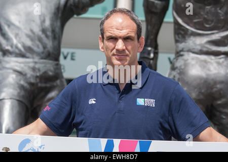 Londres, Royaume-Uni. 26 juin 2015. Martin Johnson dévoile la Coupe du Monde de Rugby 2015 conception de billets à Twickenham. Credit : Elsie Kibue / Alamy Live News Banque D'Images