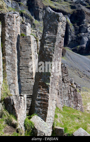 Dverghamrar colonnes de basalte volcanique roches nain l'Islande Banque D'Images