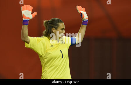 Montréal, Canada. 26 Juin, 2015. Gardien de l'Allemagne Nadine Angerer réagit au cours de la FIFA Coupe du monde des femmes 2015 football match de quart de finale entre l'Allemagne et la France au Stade olympique à Montréal, Canada, 26 juin 2015. Photo : Carmen Jaspersen/dpa/Alamy Live News Banque D'Images