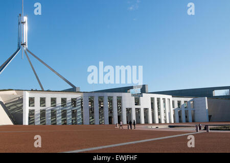 Vue du nouveau bâtiment de la Maison du parlement à Canberra, la capitale de l'Australie, sous le soleil d'hivers,jour,la Loi sur l'Australie Banque D'Images