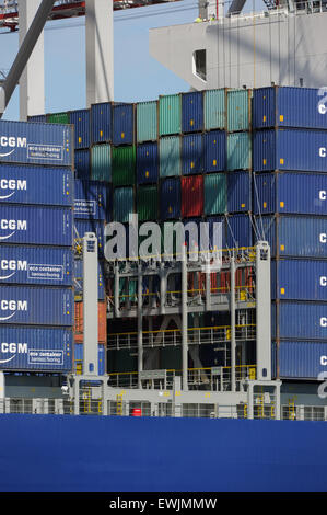 Le CMA CGM Îles Kerguelen le troisième plus grand porte-conteneurs au monde à partir de 2015 à quai à Southampton Banque D'Images