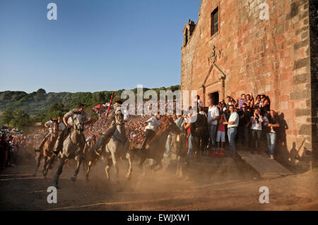 Sedilo,Sardaigne,Italie, 6/7/2013.Ardia célèbre course de chevaux traditionnelle ont lieu chaque année en juillet autour de l'église San Costantino Banque D'Images