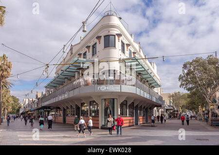 Manly, Australia-June 2015 12e : Le nouveau hôtel de Brighton sur le Corso. L'hôtel a été entièrement rénové en 2011. Banque D'Images