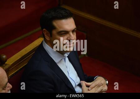 Athènes, Grèce. 27 Juin, 2015. Premier Ministre de la Grèce, Alexis Tsipras. Les législateurs grecs débattu au parlement grec sur la proposition du Premier ministre grec d'un référendum le 5 juillet, sur les négociations entre la Grèce et ses créanciers sur la dette nationale. © George/Panagakis Pacific Press/Alamy Live News Banque D'Images