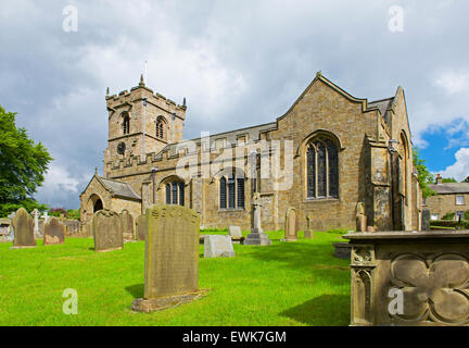 Église St Leonard's, M. Downham, vallée de Ribble, Lancashire, England UK Banque D'Images