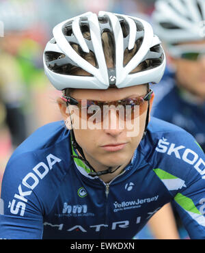 Lincoln, Royaume-Uni. 28 Juin, 2015. Laura Trott de remise en forme de la matrice de l'équipe quitte le début. Le British National vélo course sur route. © Plus Sport Action/Alamy Live News Banque D'Images