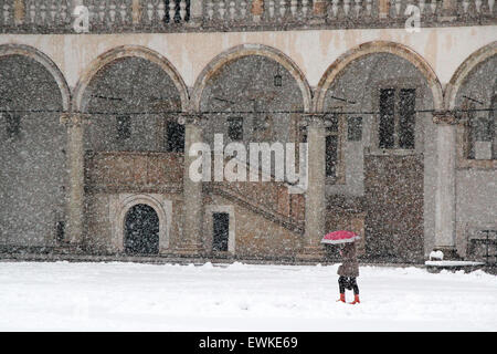 Cour du château de Wawel à Cracovie, Pologne, d'hiver Banque D'Images