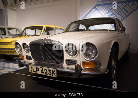 1972 Jaguar Sovereign XJ6 salon de voiture Banque D'Images