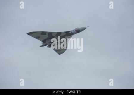 28 juin 2015 l''aéroport de Southend UK, Avro Vulcan XH558 : Avro Vulcan XH558, le dernier battant Vulcan, volant au-dessus de l''aéroport de Southend Banque D'Images