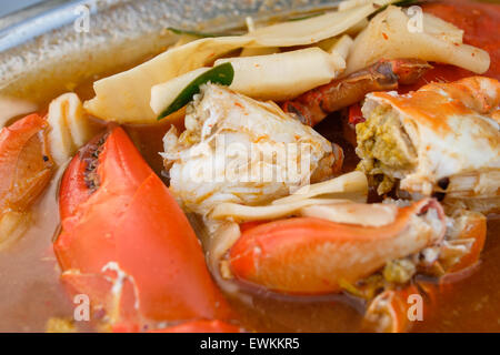 Curry de crabe épicé avec des pousses de bambou mariné Banque D'Images