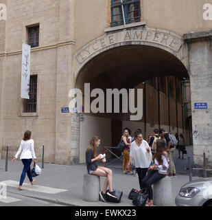 Les élèves Les élèves du lycée Ampère sous-College à Lyon France Banque D'Images