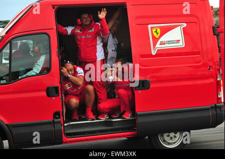 Ferrari F1 mécanique à la Goodwood Festival of Speed. Les pilotes de course, des célébrités et des milliers de membres du public ont assisté à la Goodwood Festival of Speed pour voir les voitures de course anciennes et modernes et des vélos en action. Banque D'Images