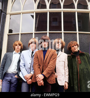 LE groupe BYRDS US en 1965 de gauche à droite : Chris Hillman, Michael Clarke, Gene Clarke, Roger McGuinn, David Crosby. Photo : Tony Gale Banque D'Images