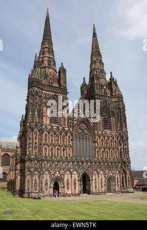 La Cathédrale de Lichfield, dans le Staffordshire, Angleterre, célèbre pour ses spires Banque D'Images