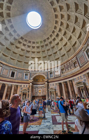 Le Panthéon est un bâtiment à Rome, en Italie, sur le site d'une ancienne construction commandé par Marcus Agrippa Banque D'Images