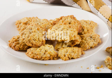 Biscuits fraîchement cuits sur une assiette. Shallow dof. Banque D'Images
