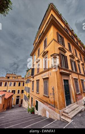 Le Palais du Quirinal (en italien connu comme le Palazzo del Quirinale ou simplement Quirinale) est un bâtiment historique de Rome, Italie Banque D'Images