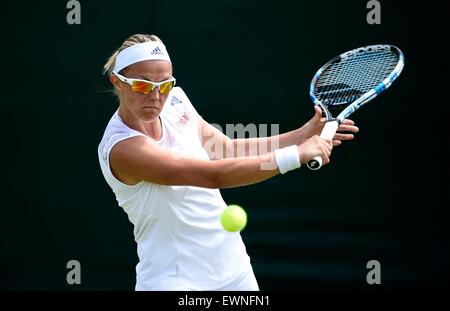 Wimbledon, Royaume-Uni. 29 Juin, 2015. Les Championnats de tennis de Wimbledon. Ladies' Singles premier tour. Kirsten Flipkens ( BEL ) © Plus Sport Action/Alamy Live News Banque D'Images