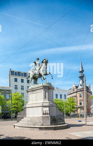 Belgique, Anvers, le Roi Léopold I statue sur l'Leopoldplaats Banque D'Images