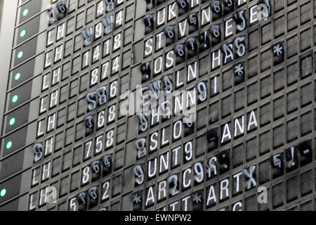 Départ à l'ancienne administration de l'aéroport de Francfort, Allemagne Banque D'Images