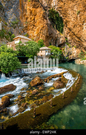 Petit village de Blagaj Buna printemps Banque D'Images