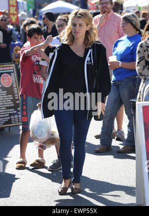 Daphne Oz star de la mâcher va au marché de fermiers avec : Daphne Oz Où : Los Angeles, California, United States Quand : 26 Avr 2015 Banque D'Images