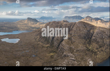 Vue sur Inverpolly Assynt et une Fhidhleir de Sgurr, Coigach, Scottish Highlands, Ecosse Banque D'Images