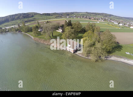 Vue aérienne de Sebastien Vettel's new boat house. Le pilote de F1 acheté le bateau maison et la propriété en octobre 2014. Vettel et sa famille vivent encore dans une villa à 30 minutes. Doté d''athmospere : où : Zürich, Suisse Quand : 26 Avr 2015 Banque D'Images