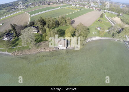 Vue aérienne de Sebastien Vettel's new boat house. Le pilote de F1 acheté le bateau maison et la propriété en octobre 2014. Vettel et sa famille vivent encore dans une villa à 30 minutes. Doté d''athmospere : où : Zürich, Suisse Quand : 26 Avr 2015 Banque D'Images