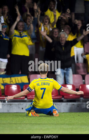 Oscar Hiljemark (SWE), 27 juin 2015 - Football / Soccer Hiljemark : Oscar de Suède célèbre après avoir marqué leur 4ème but durant le championnat d'Europe de l'UEFA des moins de 21 République tchèque 2015 Demi-finale entre le Danemark 1-4 Suède au Stadion Letna à Prague, République tchèque. (Photo de Maurizio Borsari/AFLO) Banque D'Images