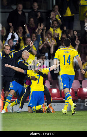 Oscar Hiljemark (SWE), 27 juin 2015 - Football / Soccer Hiljemark : Oscar de Suède célèbre après avoir marqué leur 4ème but durant le championnat d'Europe de l'UEFA des moins de 21 République tchèque 2015 Demi-finale entre le Danemark 1-4 Suède au Stadion Letna à Prague, République tchèque. (Photo de Maurizio Borsari/AFLO) Banque D'Images