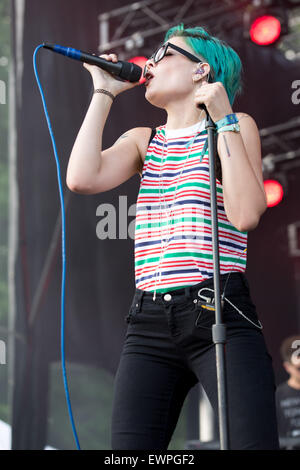 Dover, Deleware, USA. 20 Juin, 2015. Singer HALSEY effectue sur scène à la Firefly Music Festival à Dover, Delaware © Daniel DeSlover/ZUMA/Alamy Fil Live News Banque D'Images