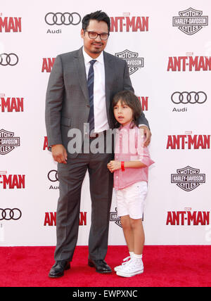 Michael Pena lors de la première mondiale de "Marvel Ant-Man' qui s'est tenue au Kodak Theater à Hollywood, Etats-Unis le 29 juin 2015. Banque D'Images