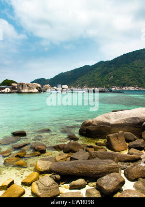 Port de Koh Tao et Koh Nangyuan îles en Thaïlande. plongée sous-marine paradise avec l'eau de mer claire et pierres beach Banque D'Images