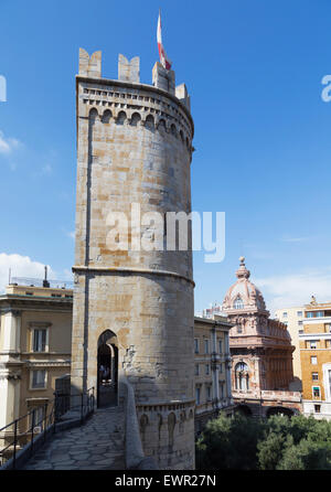 Gênes, Ligurie, Italie. Porta Soprana, l'Est de l'accès à la ville. Banque D'Images