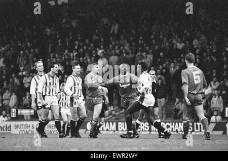 Huddersfield 2-1 Bury, Division 3 match de championnat à la Leeds Road, samedi 22 décembre 1990. Banque D'Images