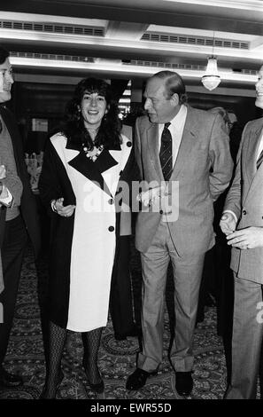 Ghislaine Maxwell, un directeur d'Oxford United Football Club, a reçu l