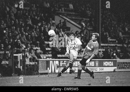 Huddersfield 2-1 Bury, Division 3 match de championnat à la Leeds Road, samedi 22 décembre 1990. Banque D'Images