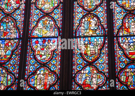 Entièrement restauré les vitraux de la Sainte-Chapelle, Sainte Chapelle, chapelle gothique médiévale royale, sur l'Île de la Cité, Banque D'Images